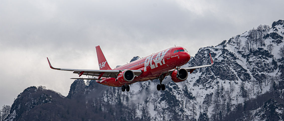 PLAY That’s Hot: Iceland Volcanos and Northern Lights Could Peak This Winter RoosterPR